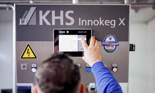 Reinigen und Füllen von Bierfässern